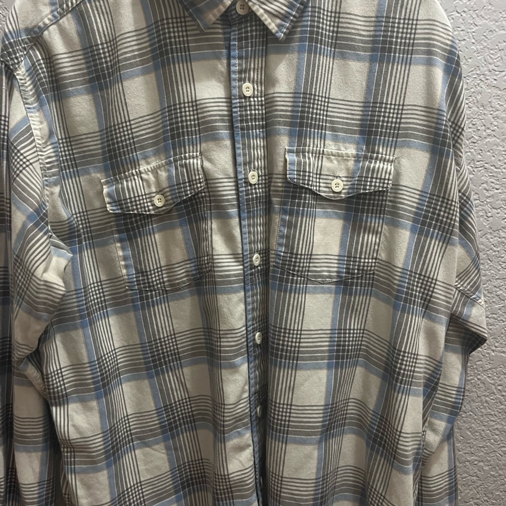 Men's XL Patagonia Organic Cotton button down long sleeve plaid shirt.